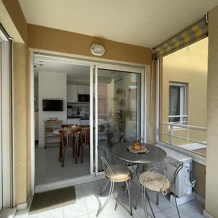 Climatise A Deux Pas De La Et De La Marina Apartment *